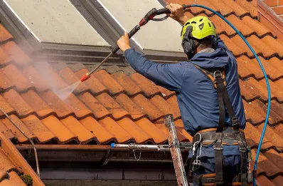 Démoussage et hydrofuge de toiture à Esclottes