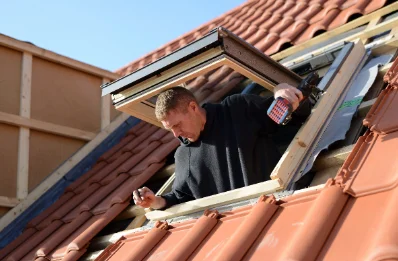 Pose de fenêtres de toit Velux à Esclottes